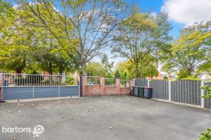 Photo 27- click for photo gallery